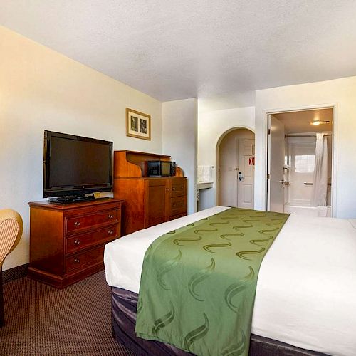 Auburn House Hotel