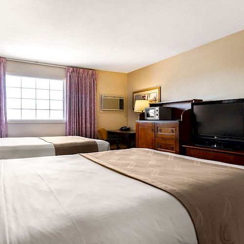 Auburn House Hotel