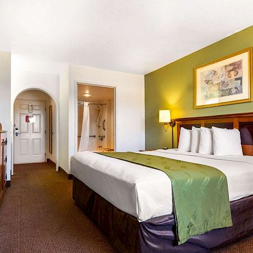 Auburn House Hotel