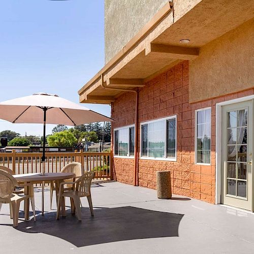 Auburn House Hotel