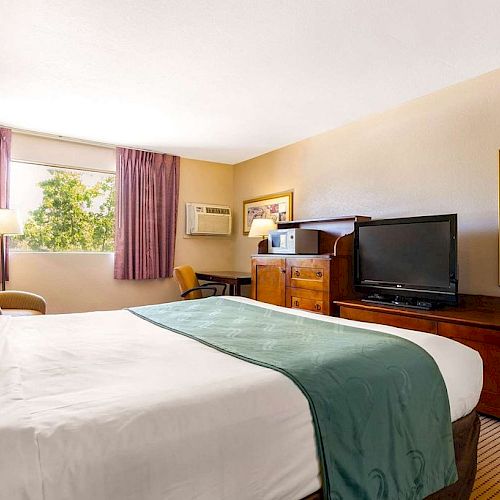 Auburn House Hotel
