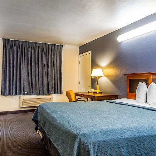 Auburn House Hotel